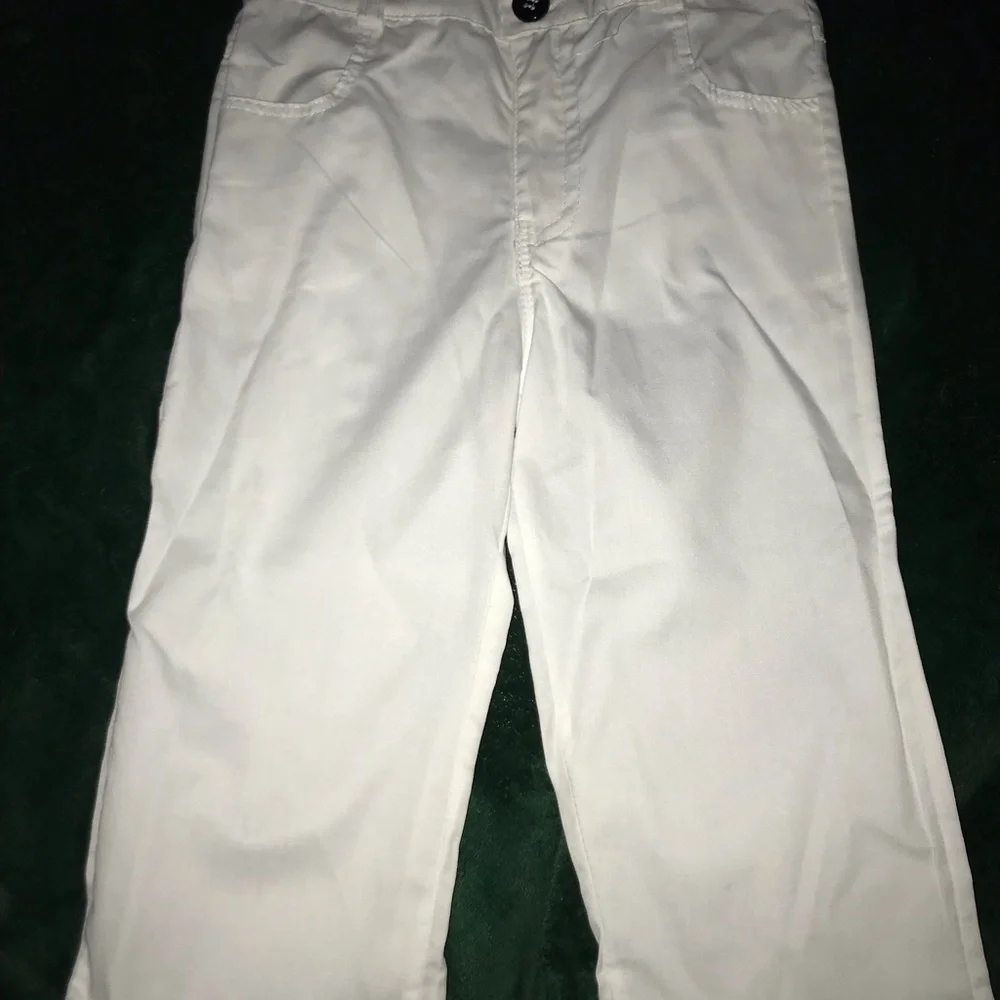 Nice outfit for boys size 4T. Both - Picture 3 of 5